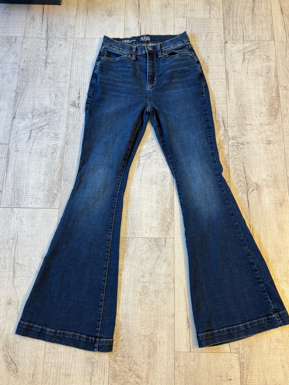 a.n.a High-Rise High Heel Super Flare Jeans – Dark Wash | Size 4